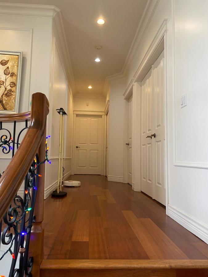 Lucky Room, A Comfortable Bedroom With Private Bathroom Close To Yvr ริชมอนด์ ภายนอก รูปภาพ