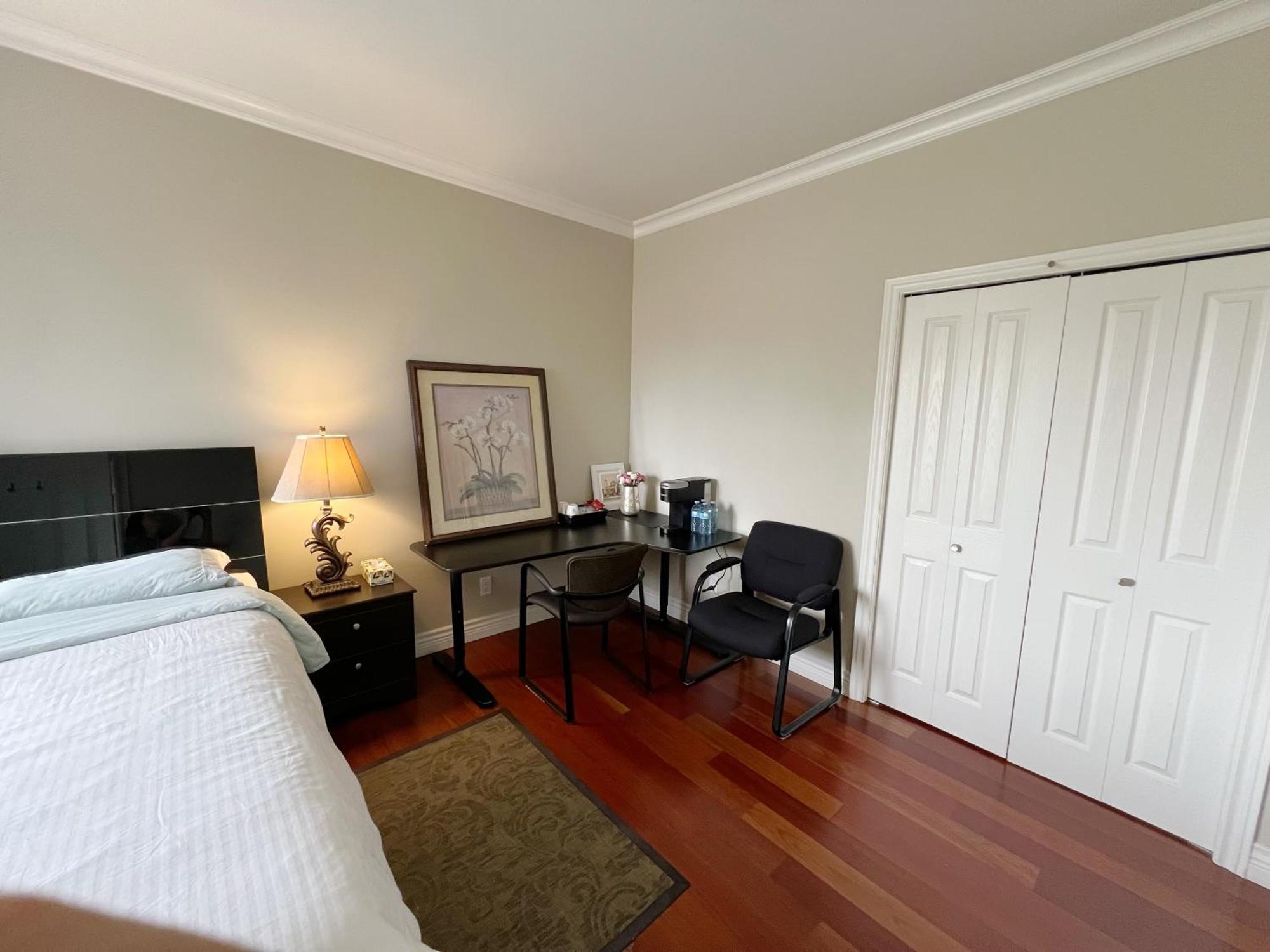 Lucky Room, A Comfortable Bedroom With Private Bathroom Close To Yvr ริชมอนด์ ภายนอก รูปภาพ